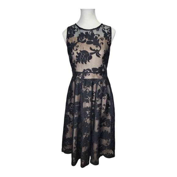 Neiman Marcus Women's A Line Black Mesh Lace Dress Size Small - Picture 2 of 5